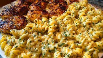 Creamy Garlic Butter Chicken and Rotini in Parmesan Sauce 1
