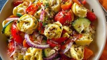 Garden Tortellini Pasta Salad 1