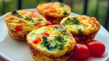 Egg White Muffins with Veggies