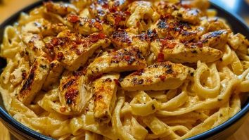 One-Pot Spicy Chicken Linguine in Creamy Sauce